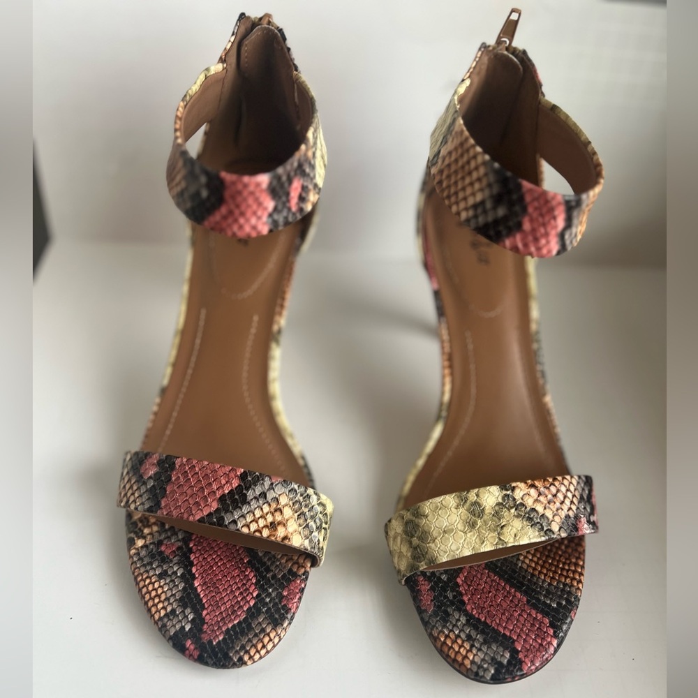 Style & Co Faux Snakeskin Ankle Strap Heeled Sandals Multicolor SZ 9M GRADUATE